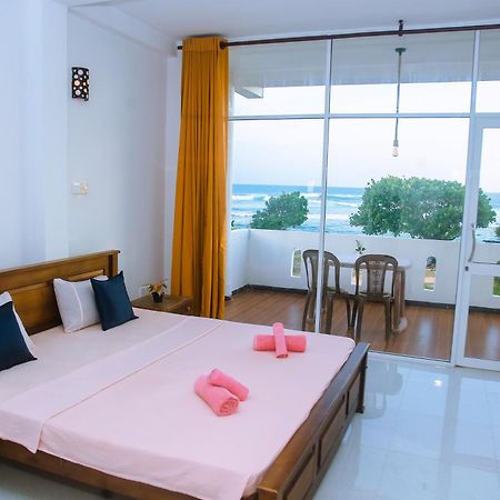 Mirissa Turtle Point Guest Hotel Bagian luar foto