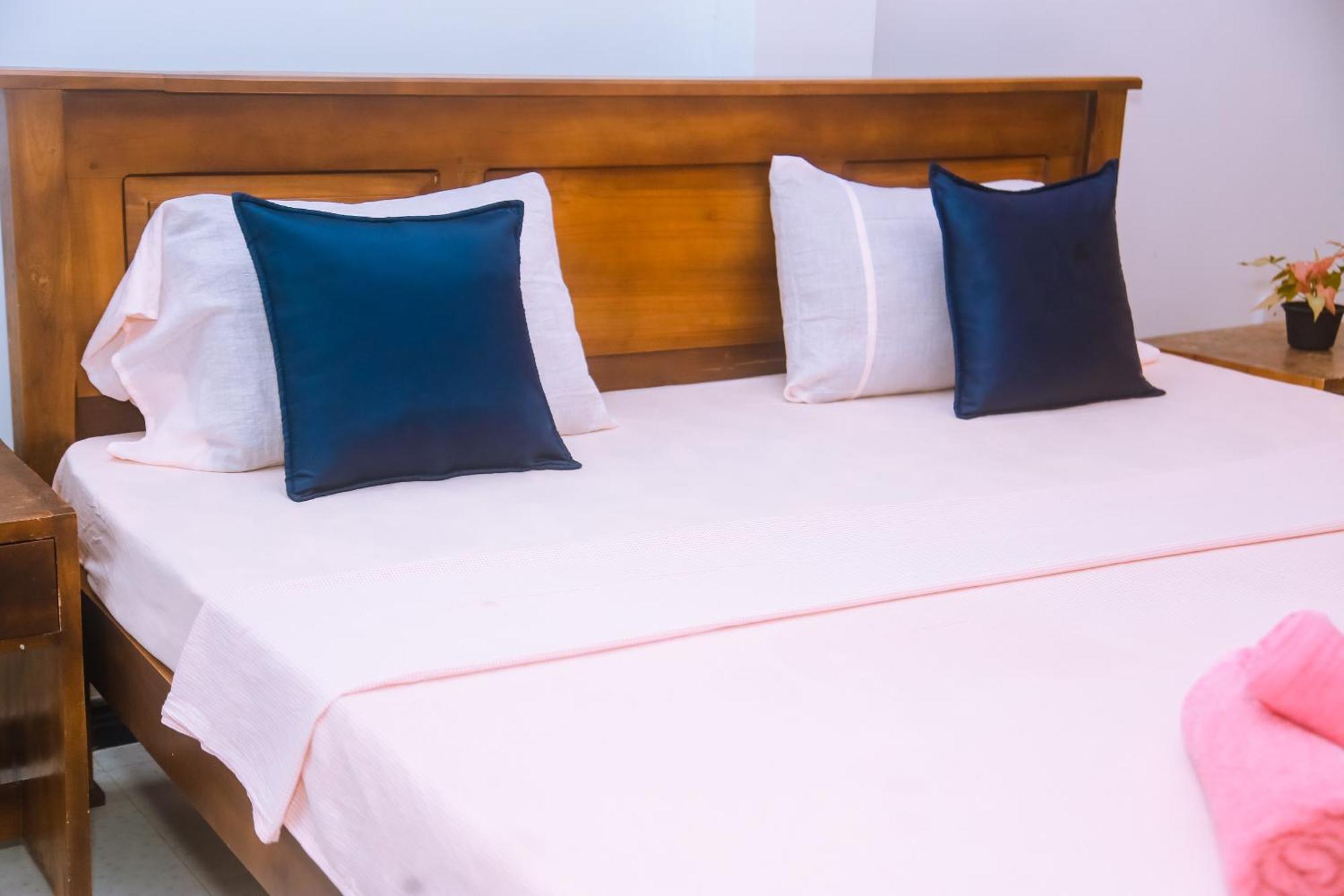 Mirissa Turtle Point Guest Hotel Bagian luar foto
