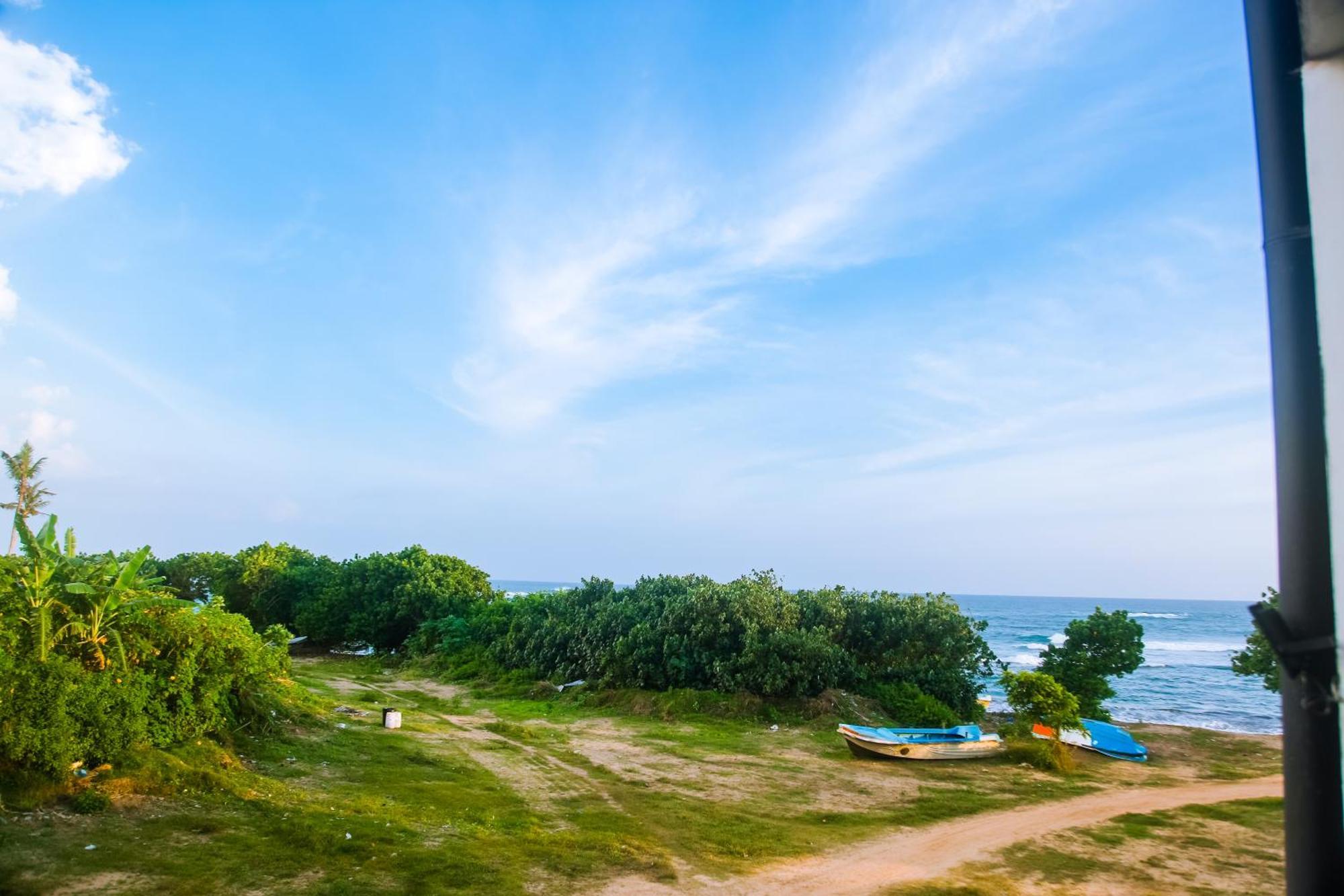 Mirissa Turtle Point Guest Hotel Bagian luar foto
