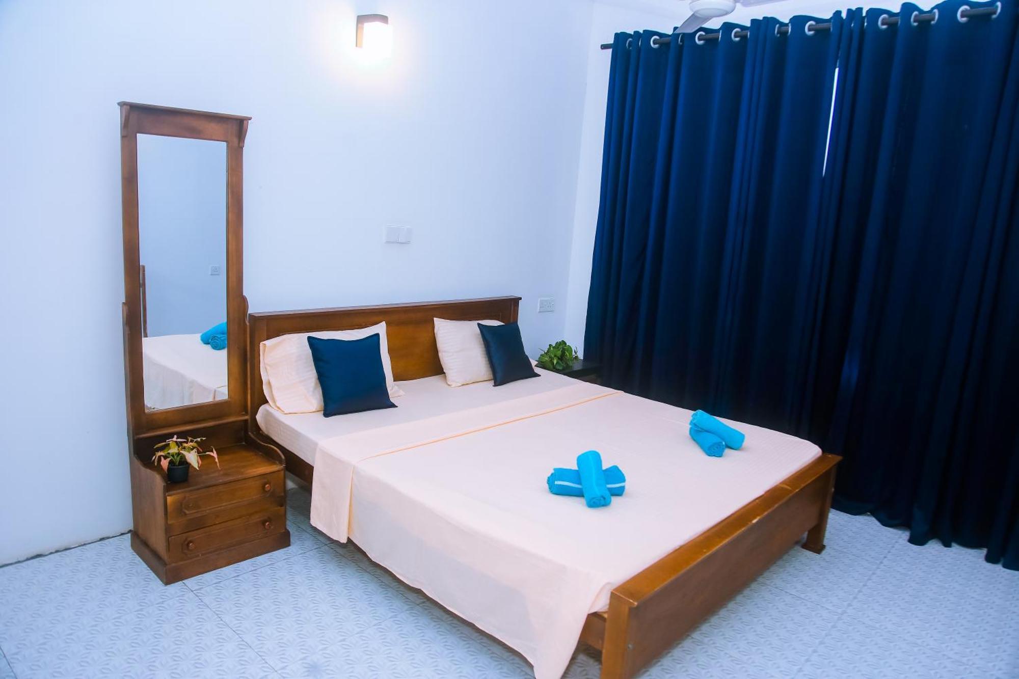 Mirissa Turtle Point Guest Hotel Bagian luar foto
