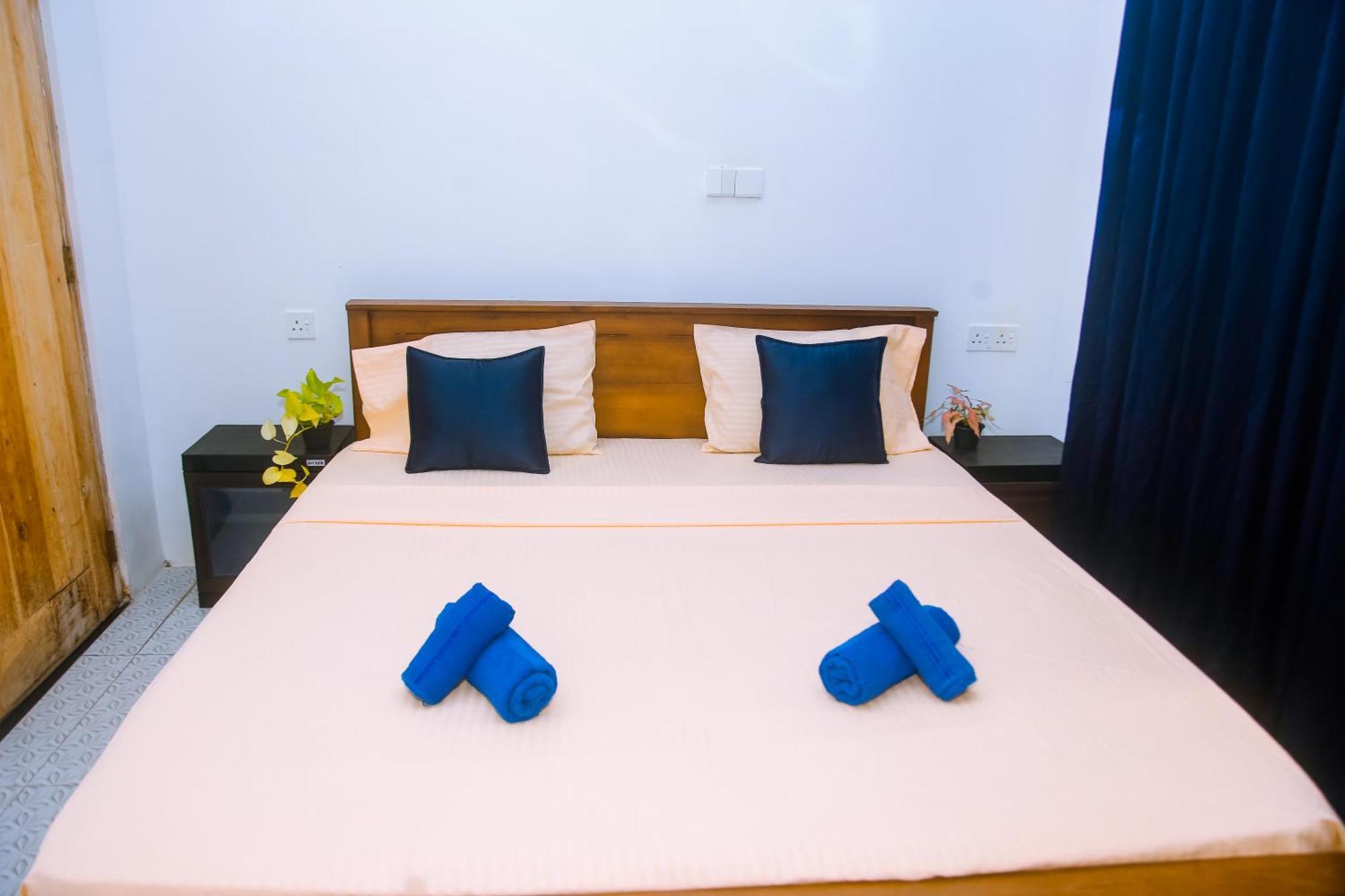 Mirissa Turtle Point Guest Hotel Bagian luar foto