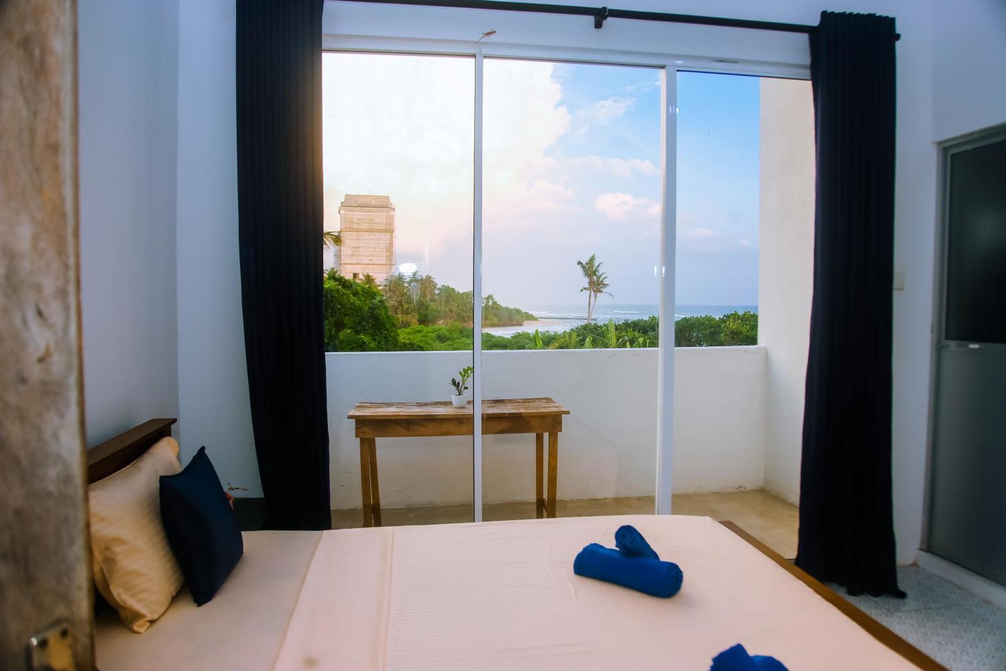 Mirissa Turtle Point Guest Hotel Bagian luar foto
