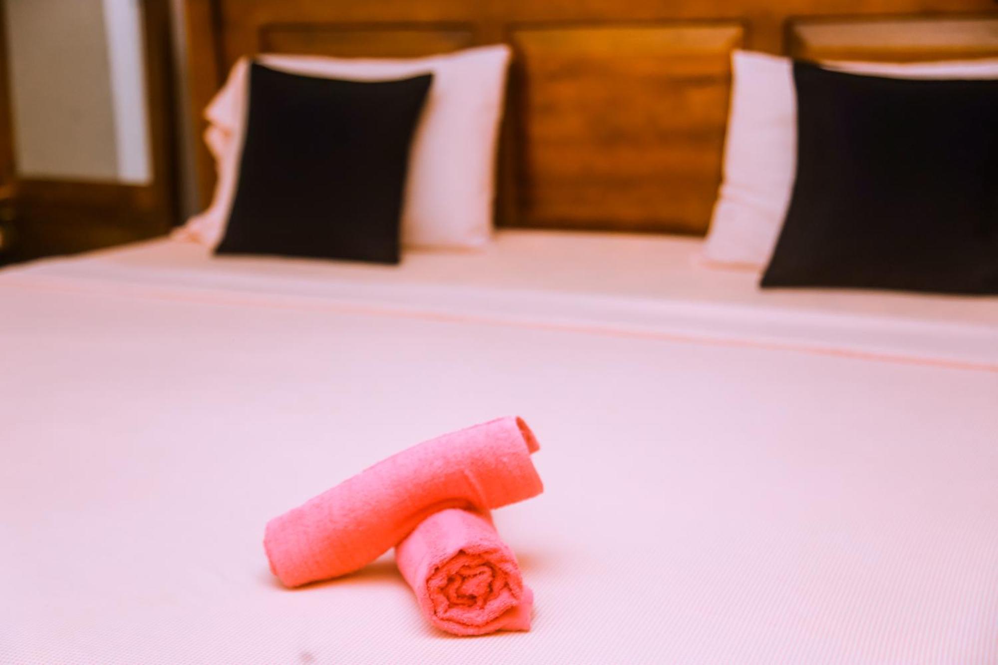 Mirissa Turtle Point Guest Hotel Bagian luar foto