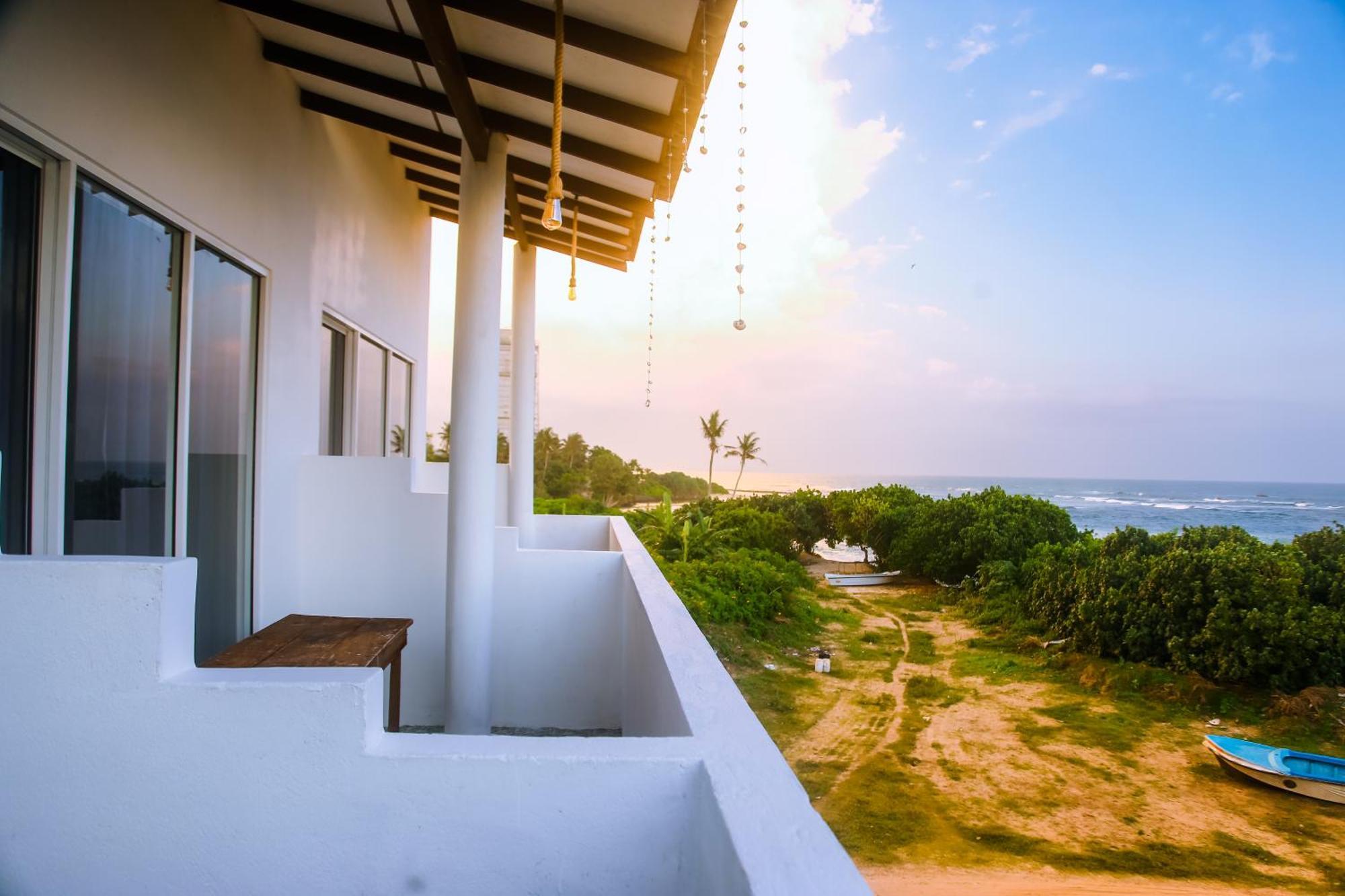 Mirissa Turtle Point Guest Hotel Bagian luar foto
