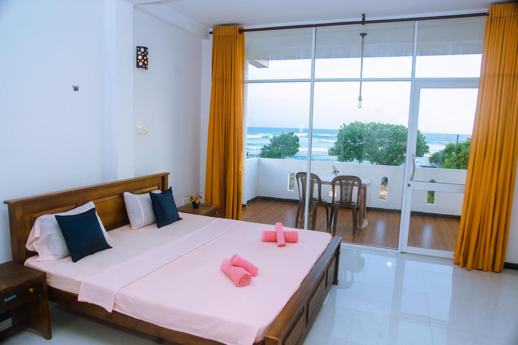Mirissa Turtle Point Guest Hotel Bagian luar foto