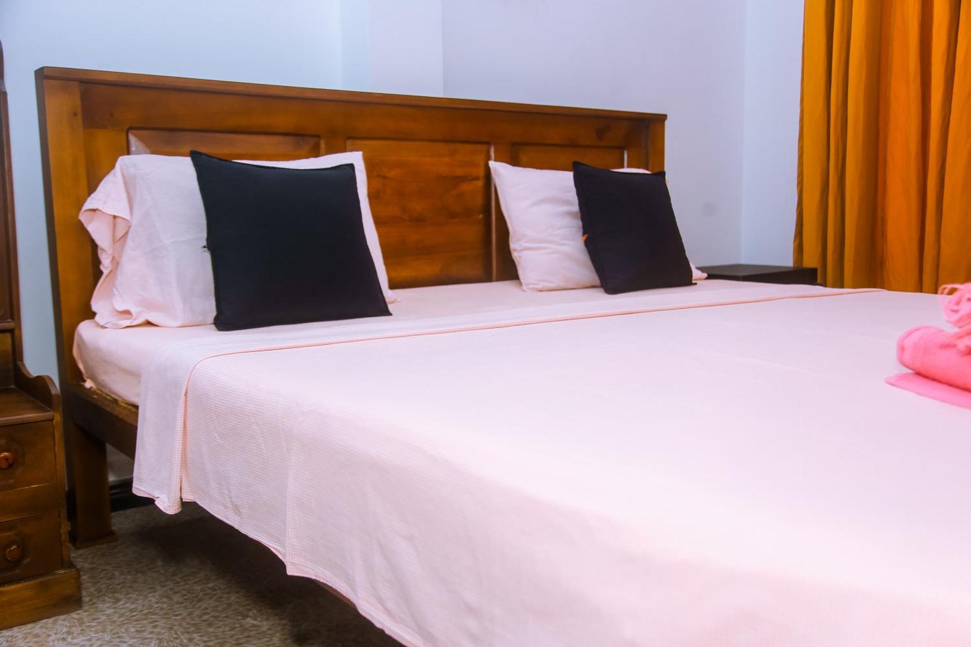 Mirissa Turtle Point Guest Hotel Bagian luar foto