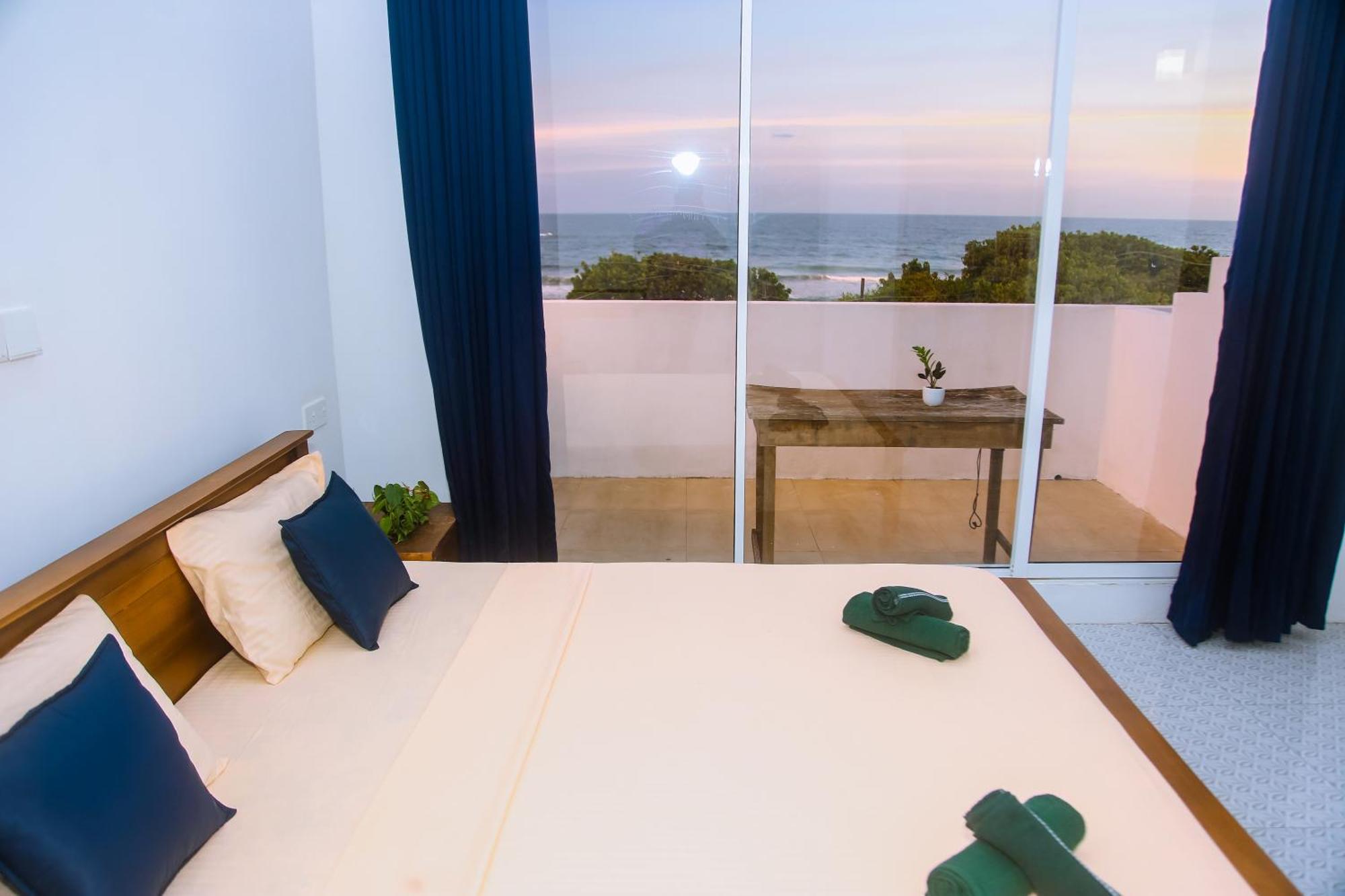 Mirissa Turtle Point Guest Hotel Bagian luar foto
